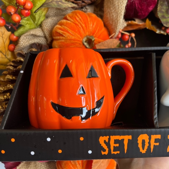 ✨NEW🎃LANG set of two Halloween mugs of ghost and Jack o lantern👻 - Picture 4 of 10